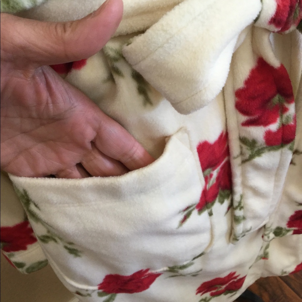 Lauren Ralph Lauren Floral Monogram Crest  Robe - Picture 3 of 10